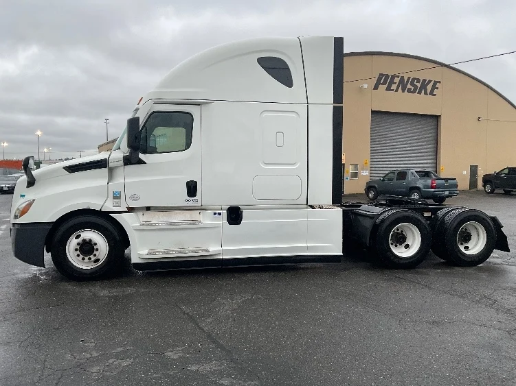 2022 Freightliner Cascadia in Tacoma, WA — photo 4
