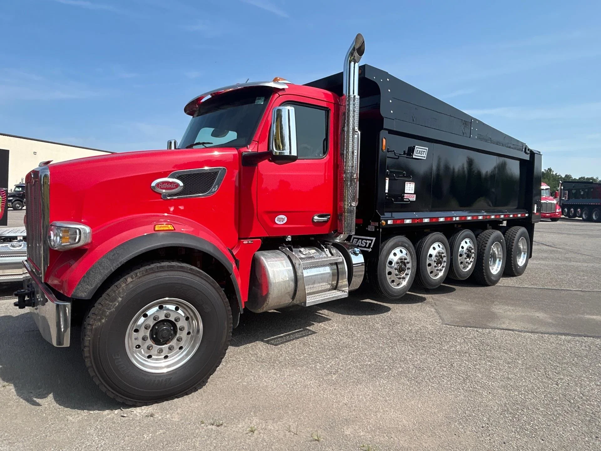 2027 Peterbilt 567