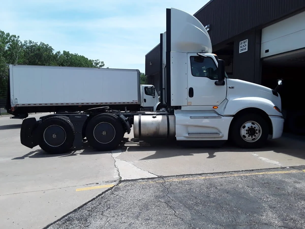 2022 International LT in Kansas City, MO — photo 10
