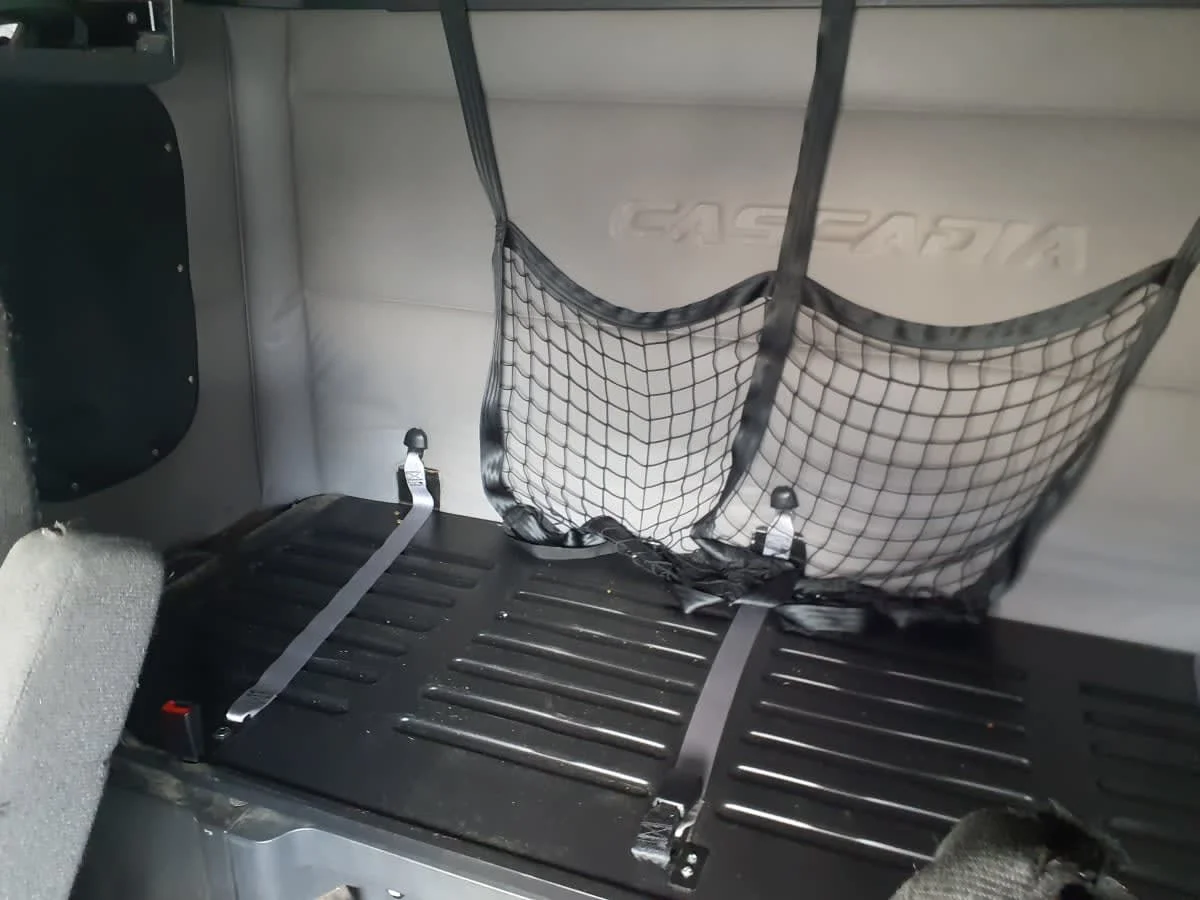 2020 Freightliner Cascadia - image 8