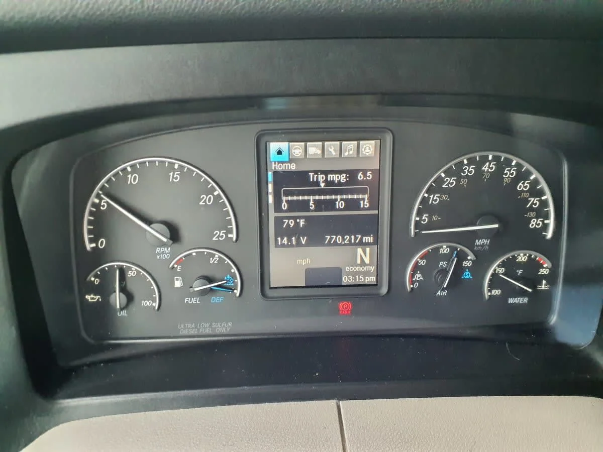 2020 Freightliner Cascadia in Springfield, MA — photo 10