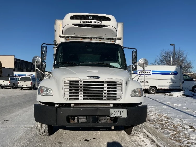 2016 Freightliner M2 106 - image 2