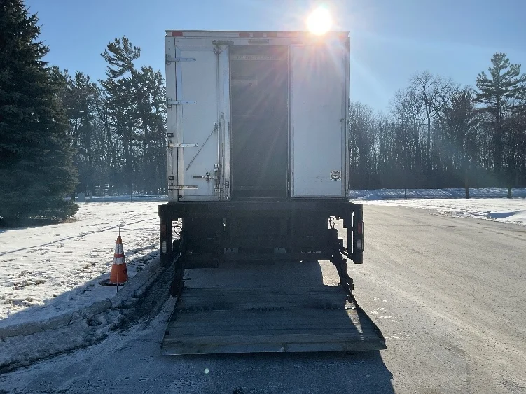 2016 Freightliner M2 106 - image 9