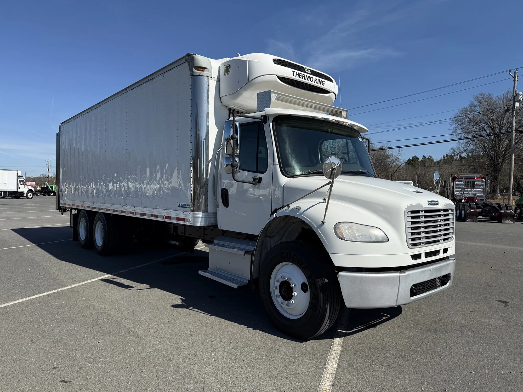 2016 Freightliner M2 106 - image 2