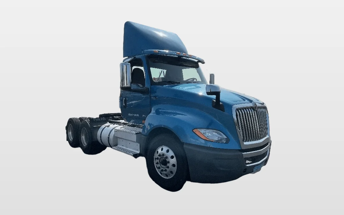 2018 International LT - image 1