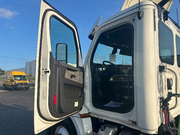 2019 Freightliner Cascadia in Nashville (Mount Juliet), TN — photo 9