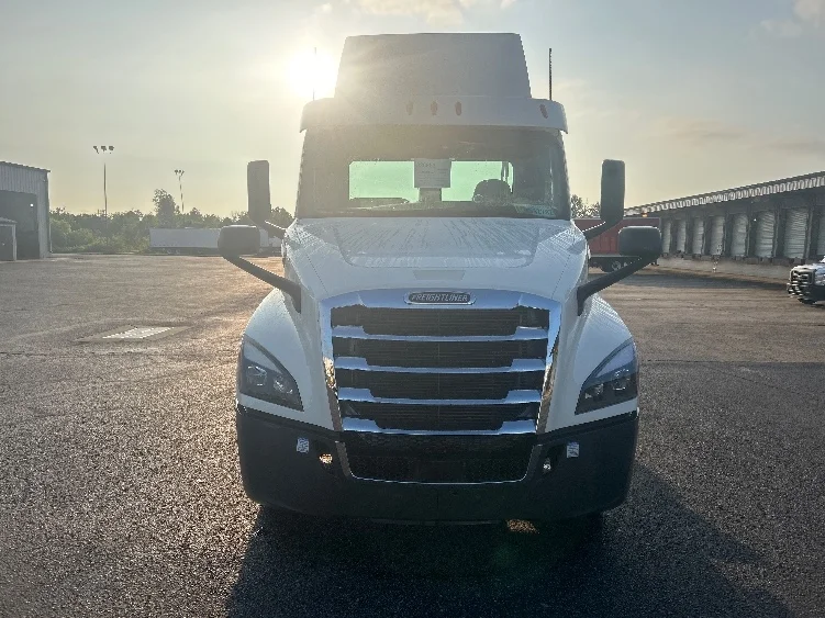 2019 Freightliner Cascadia in Nashville (Mount Juliet), TN — photo 2