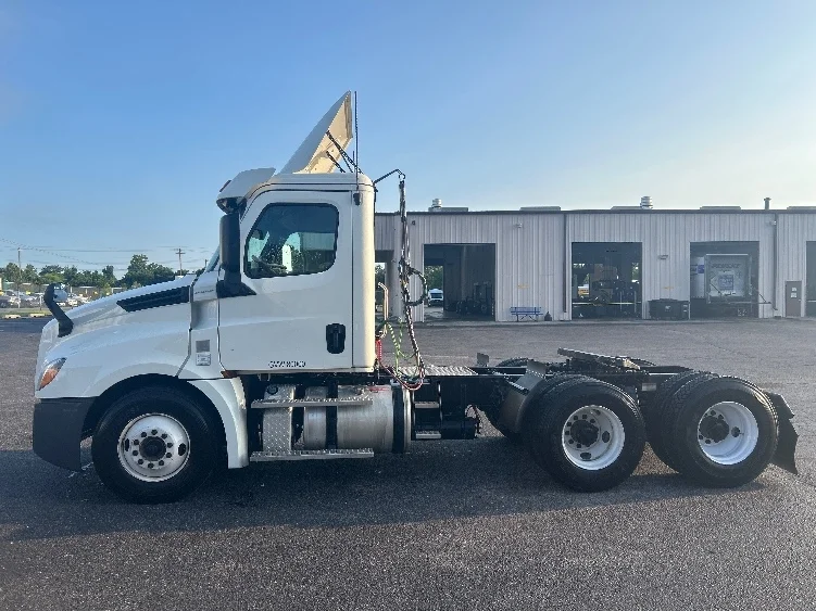 2019 Freightliner Cascadia in Nashville (Mount Juliet), TN — photo 4