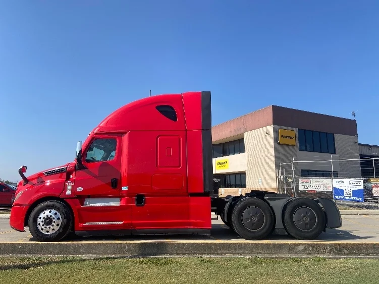 2022 Freightliner Cascadia in Richland, MS — photo 4