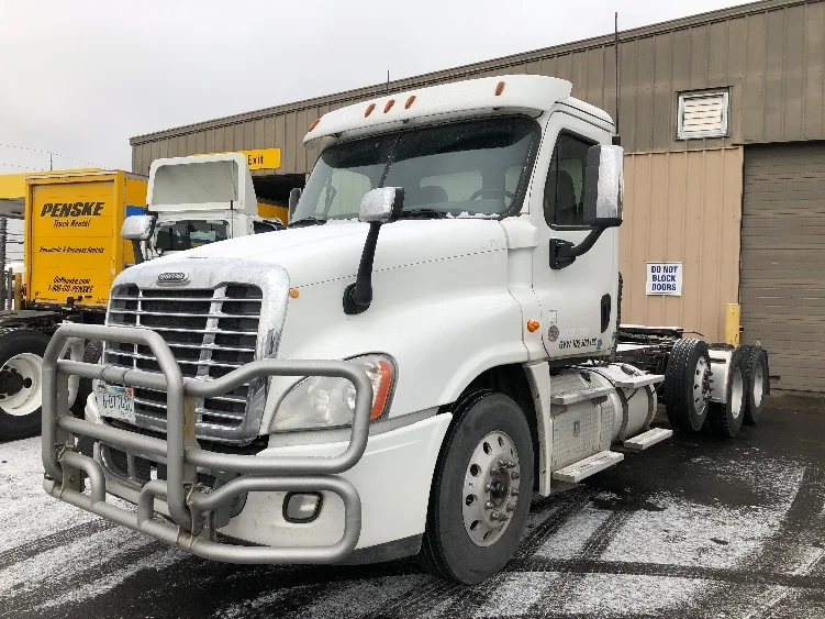 2017 Freightliner Cascadia in Spokane Valley, WA — photo 3
