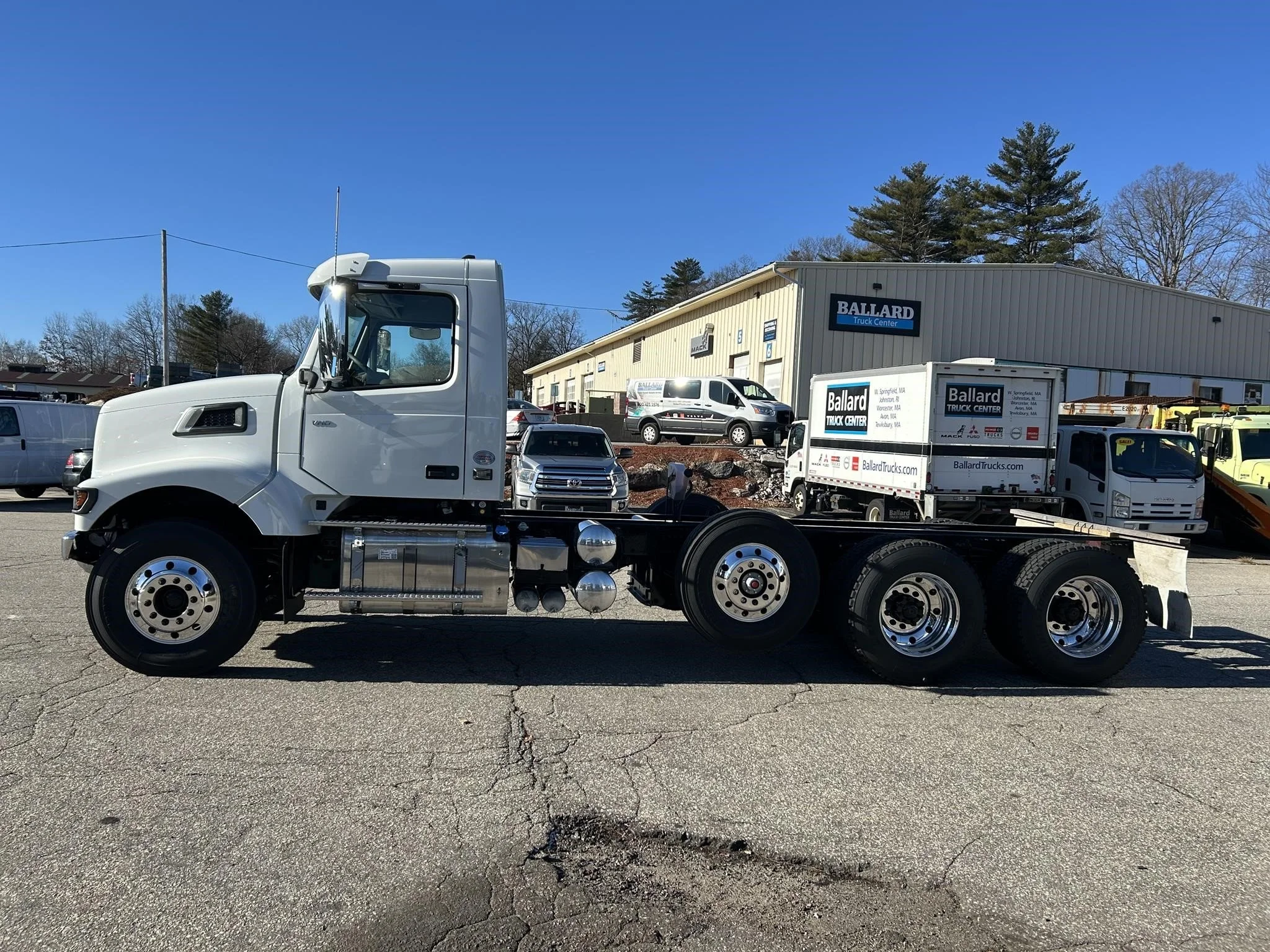 2026 Volvo in Manchester, NH — photo 4