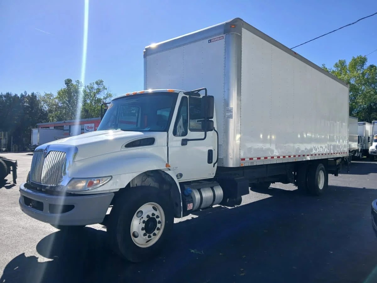 2018 International 4300 in Jacksonville, FL — photo 2