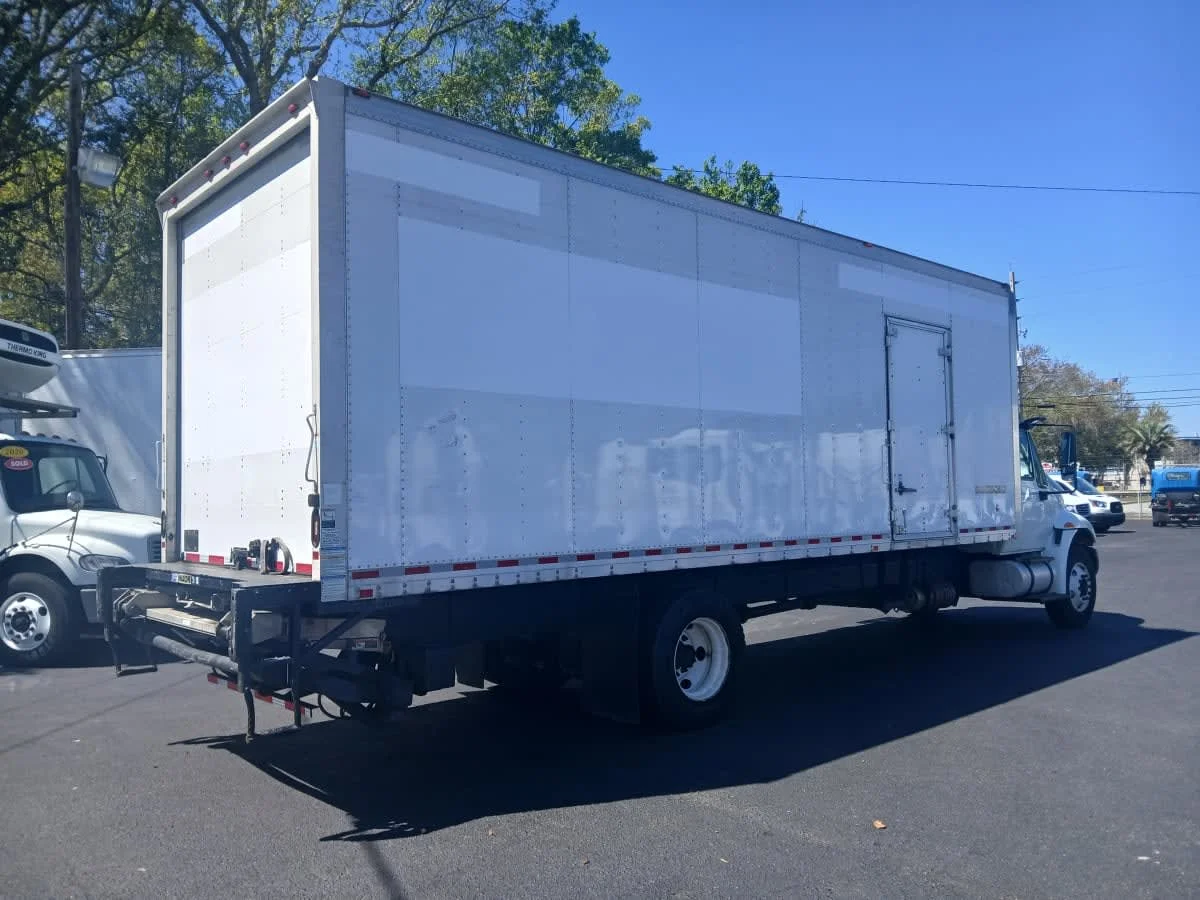 2018 International 4300 in Jacksonville, FL — photo 4