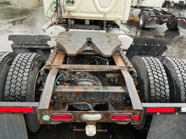 2018 Freightliner Cascadia - image 6