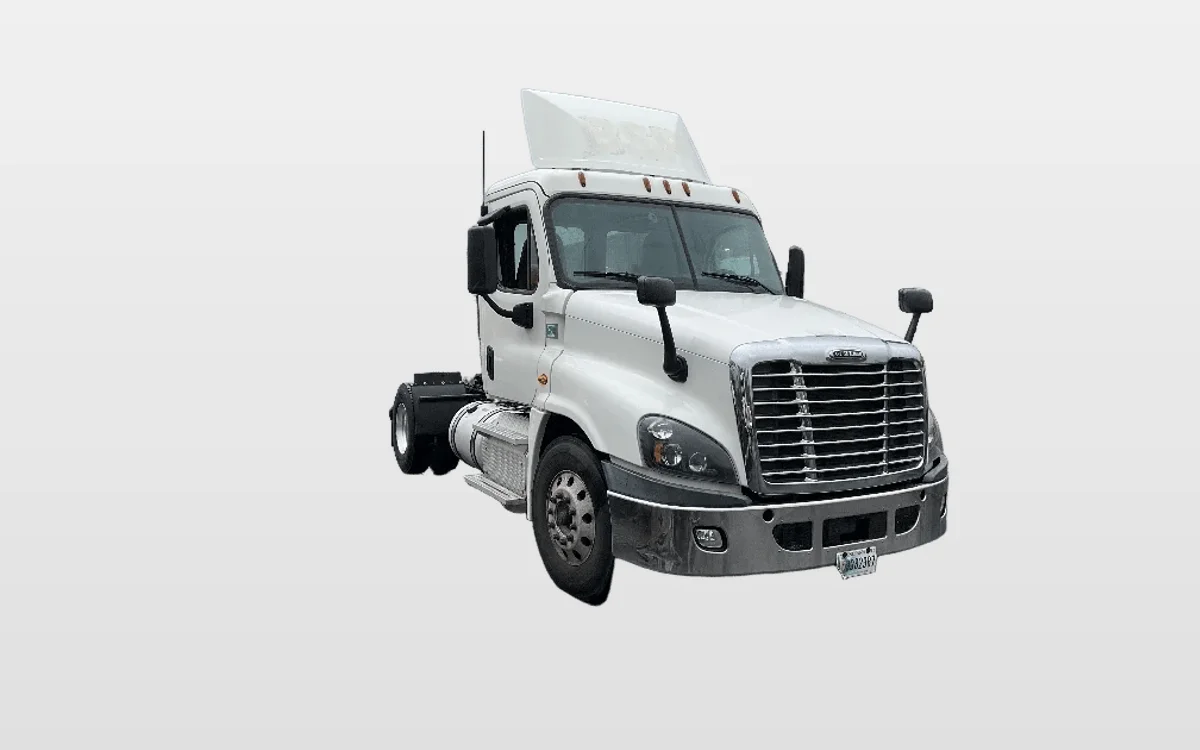 2018 Freightliner Cascadia - image 1