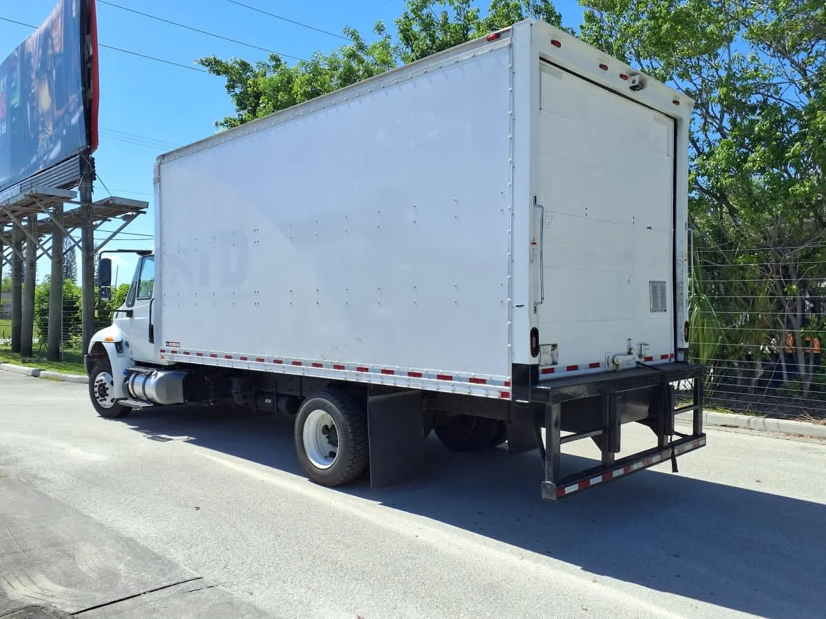 2019 International 4300 in Davie, FL — photo 6