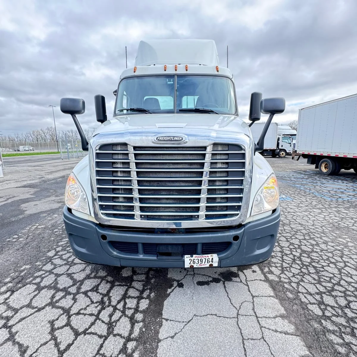 2016 Freightliner Cascadia - image 2
