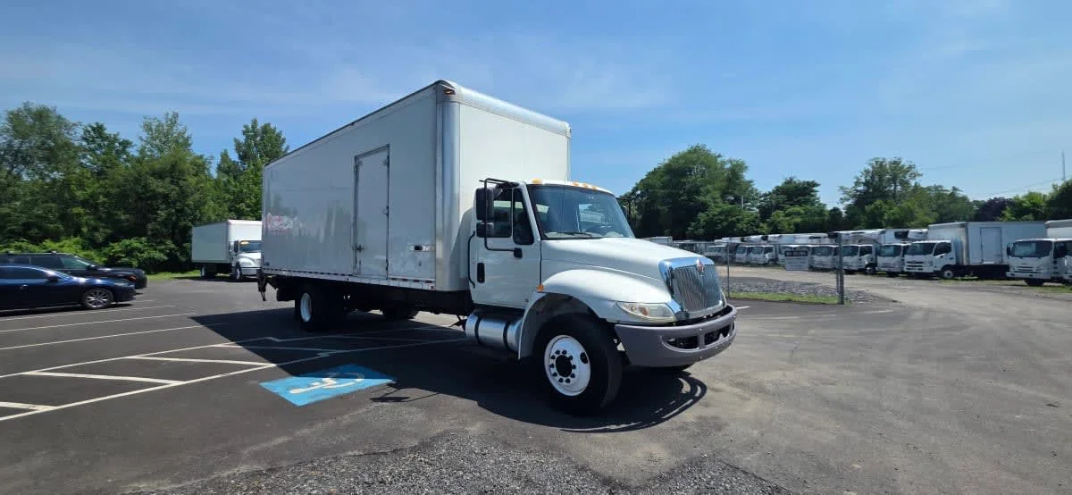 2019 International 4300 in Bensalem, PA — photo 3