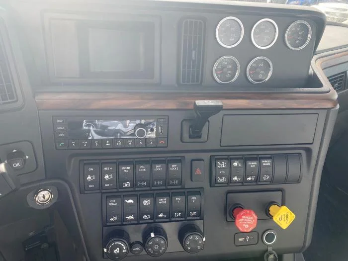 2026 International HX - image 13