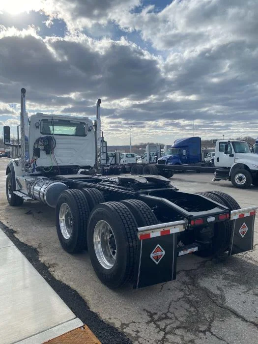 2026 International HX - image 6