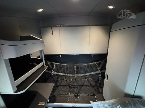 2023 Kenworth T680 - image 11