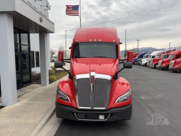 2023 Kenworth T680 - image 6