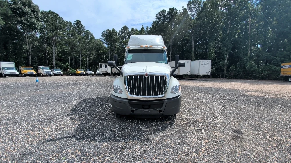 2022 International LT in Suwanee, GA — photo 2