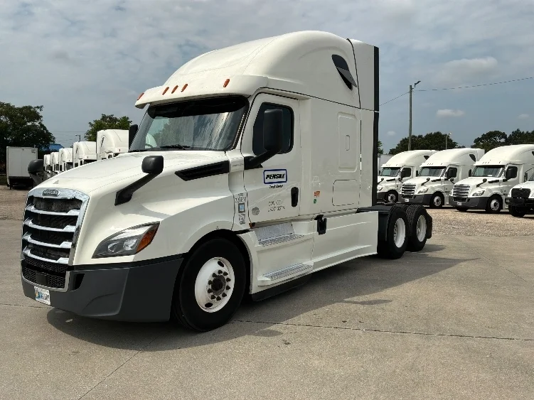 2020 Freightliner Cascadia in Montgomery, AL — photo 3