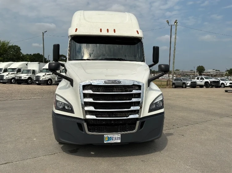 2020 Freightliner Cascadia in Montgomery, AL — photo 2