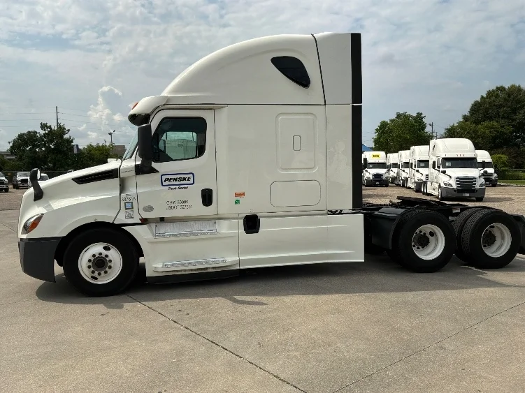2020 Freightliner Cascadia in Montgomery, AL — photo 4