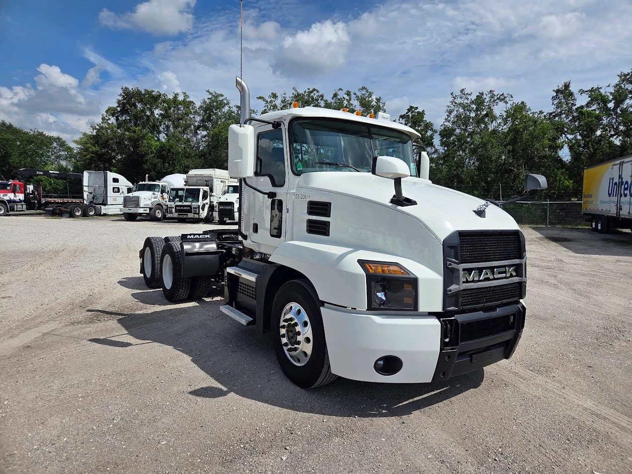 2020 Mack Anthem in Tampa, FL — photo 3