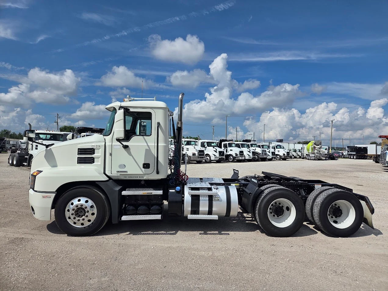 2020 Mack Anthem in Tampa, FL — photo 5