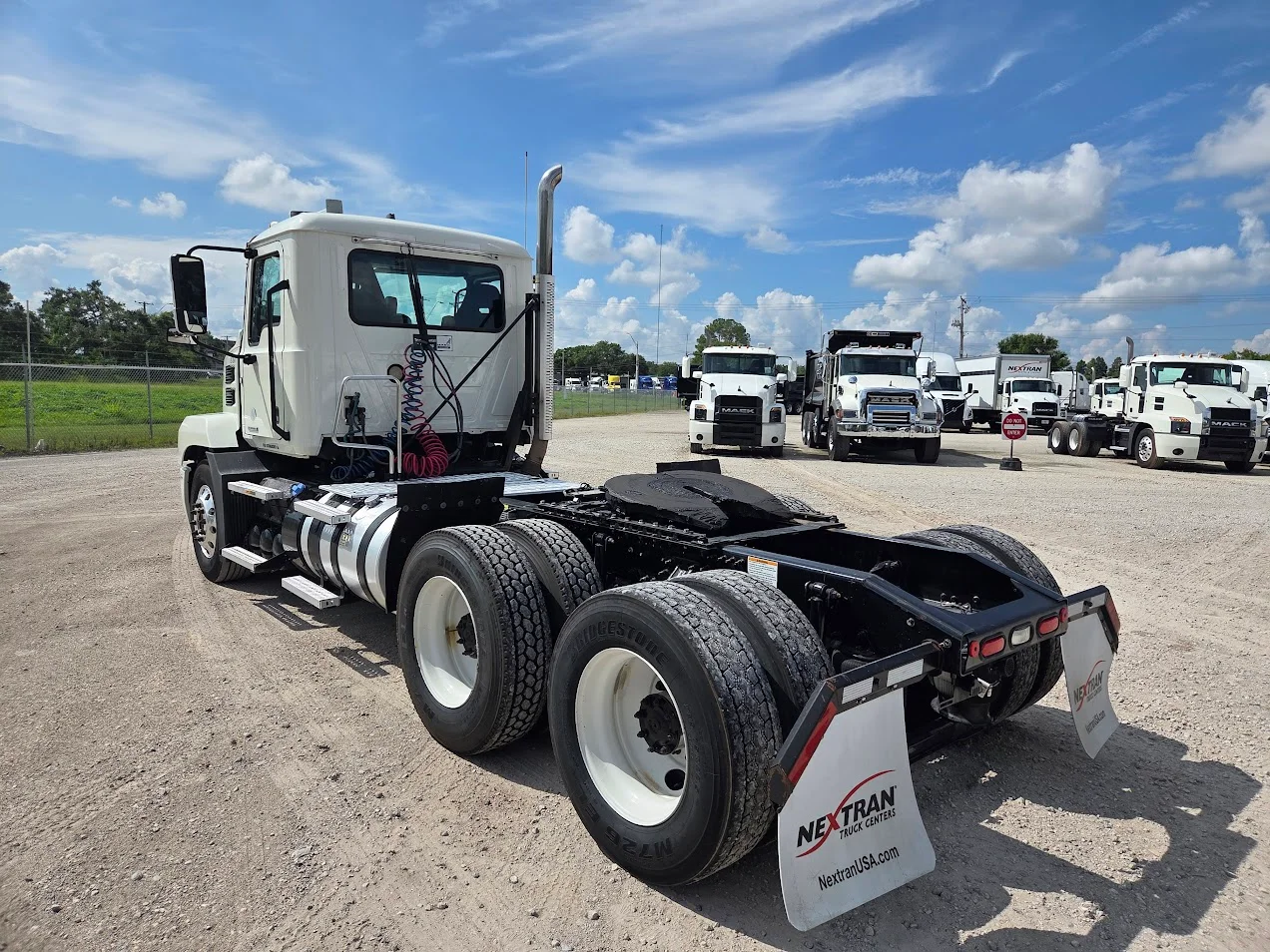 2020 Mack Anthem in Tampa, FL — photo 6