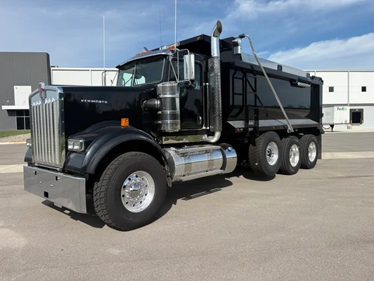2027 Kenworth W900 in Kansas City, MO — photo 2