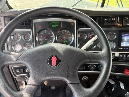 2027 Kenworth W900 in Kansas City, MO — photo 39