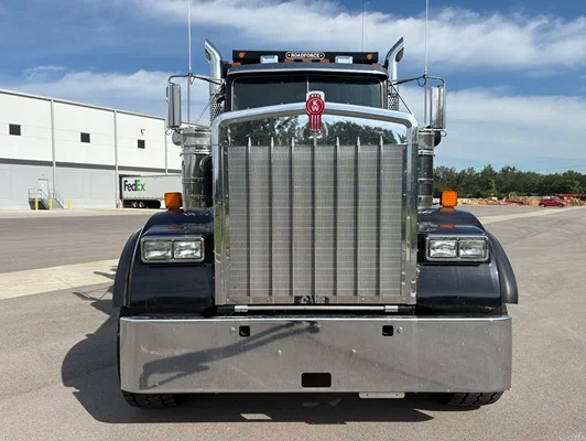 2027 Kenworth W900 in Kansas City, MO — photo 9
