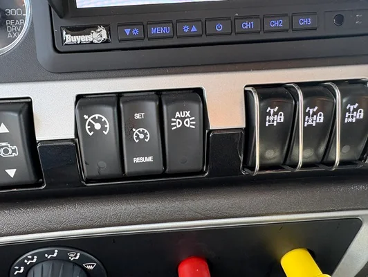 2027 Kenworth W900 in Kansas City, MO — photo 34