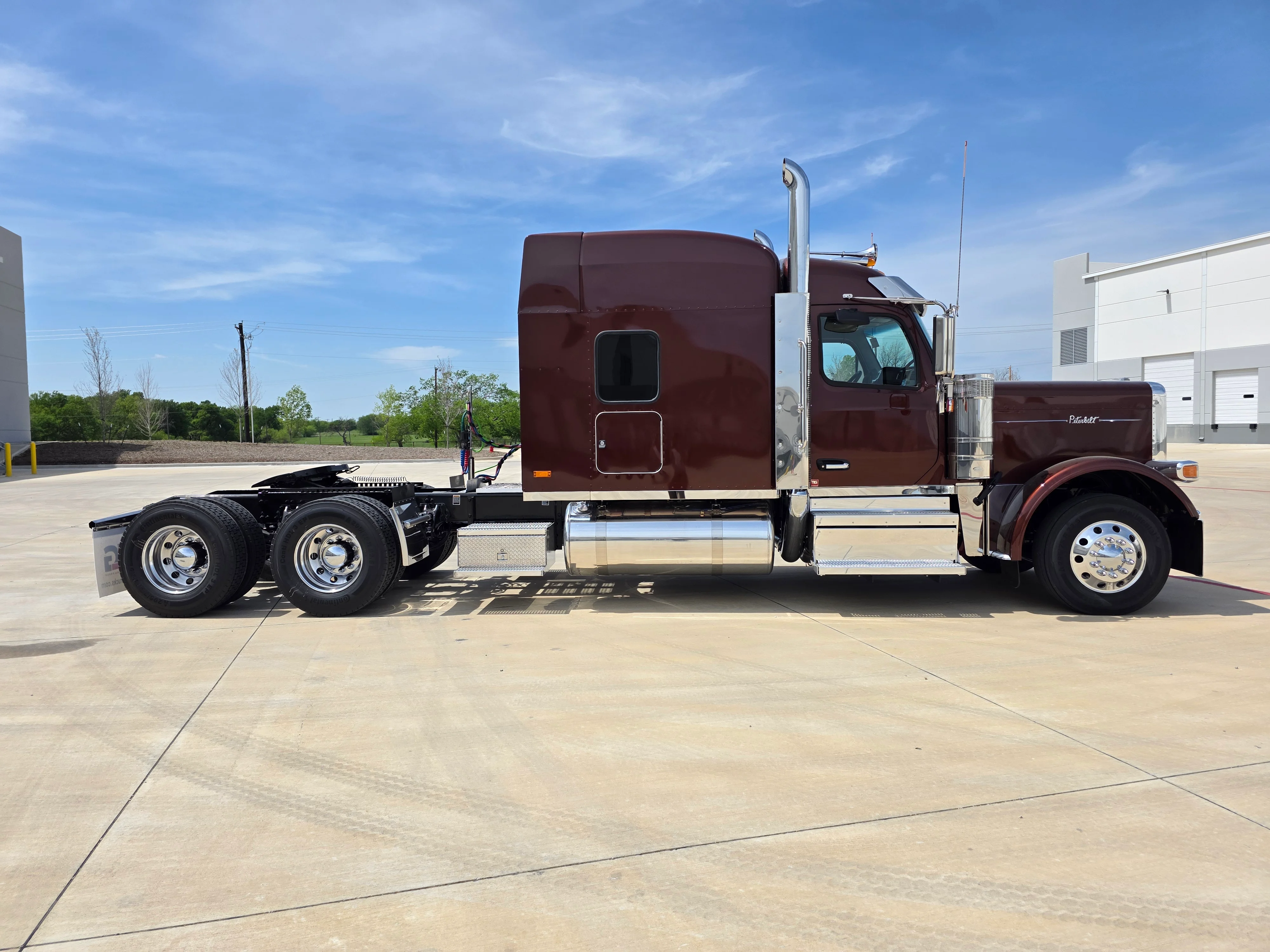 2027 Peterbilt 589 in Cincinnati, OH — photo 6
