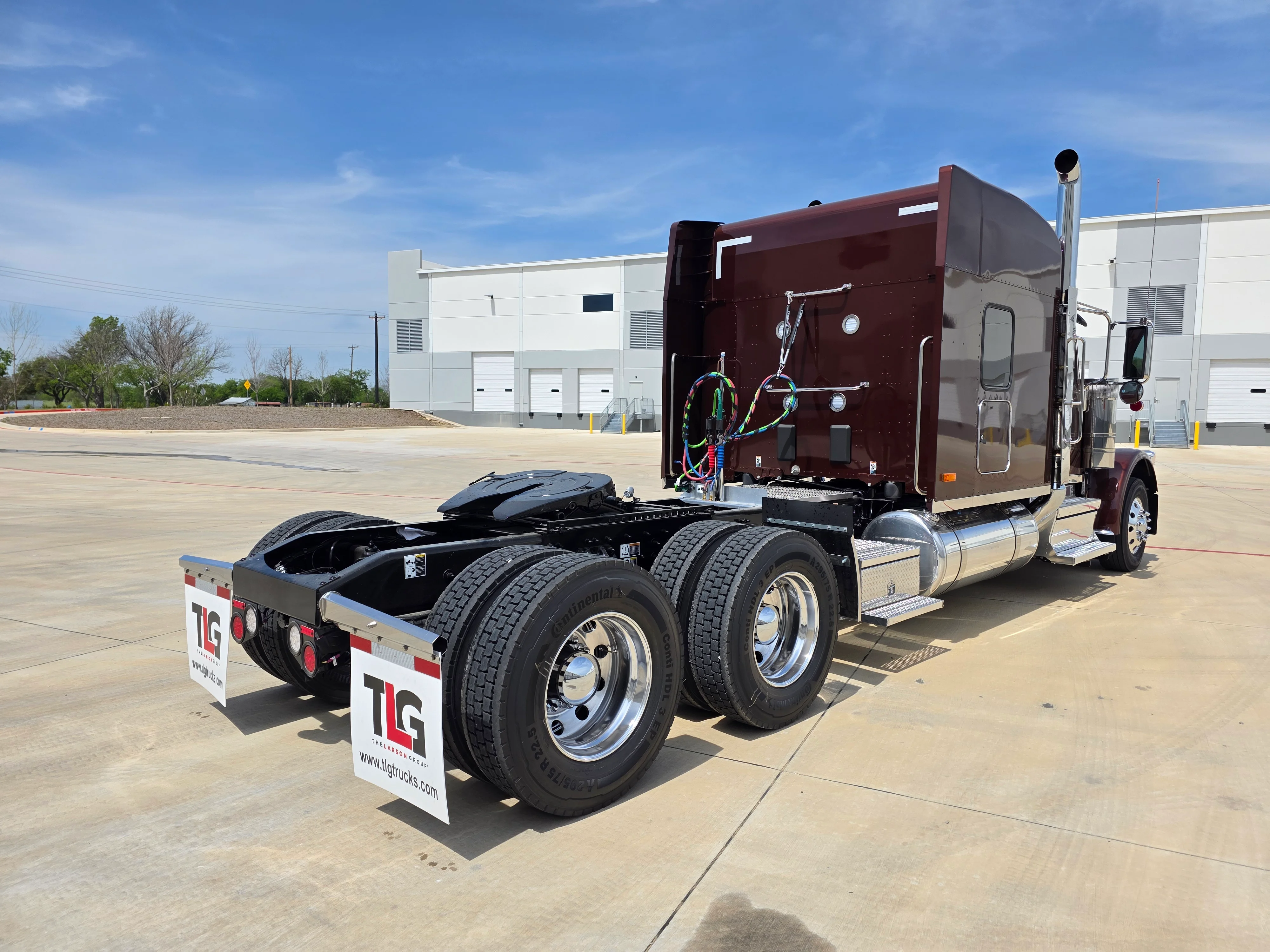 2027 Peterbilt 589 in Cincinnati, OH — photo 5