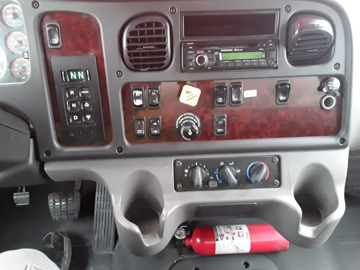 2017 Freightliner M2 106 - image 11