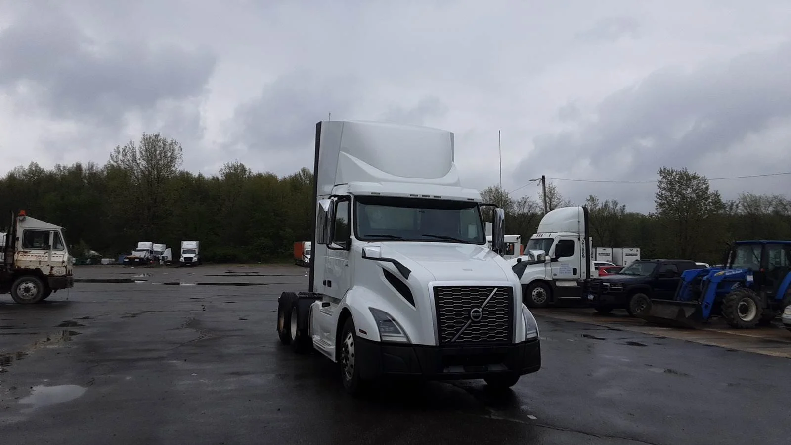 2019 Volvo VNL 300 in Marysville, OH