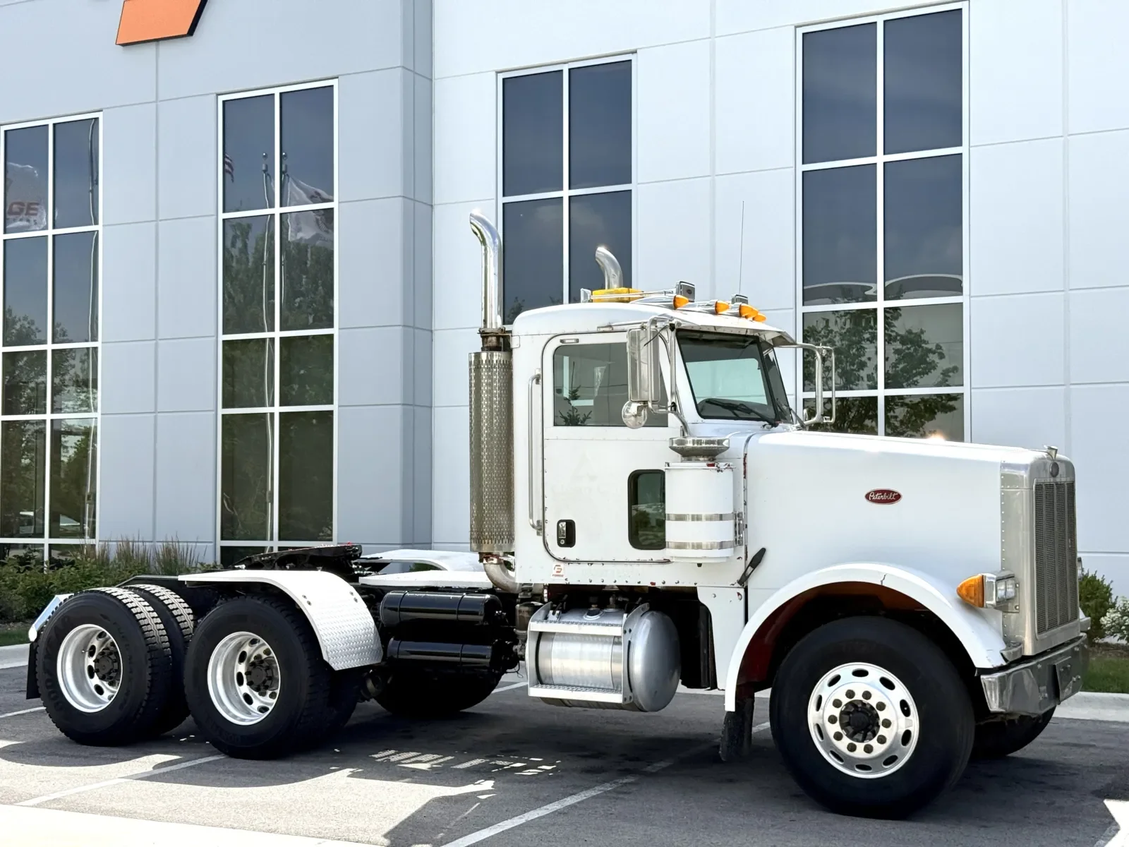 2006 Peterbilt in New Lenox, IL — photo 2