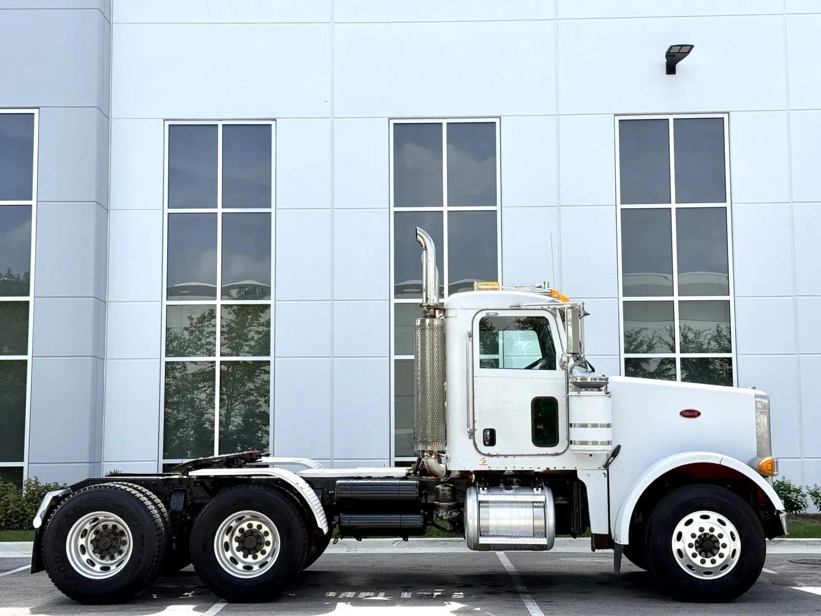 2006 Peterbilt in New Lenox, IL — photo 3