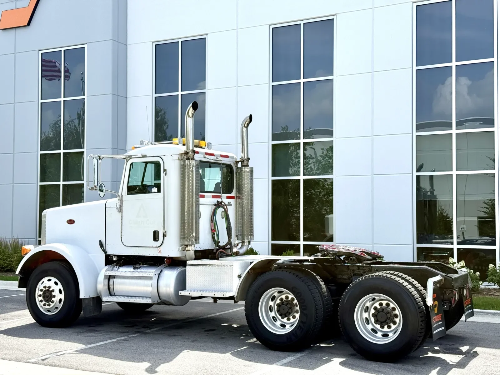 2006 Peterbilt in New Lenox, IL — photo 6