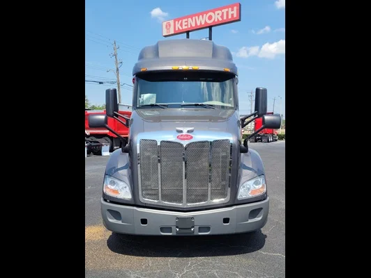 2022 Peterbilt 579 in Memphis, TN — photo 7