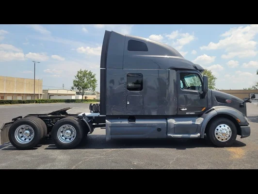 2022 Peterbilt 579 in Memphis, TN — photo 9