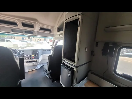 2022 Peterbilt 579 in Memphis, TN — photo 26