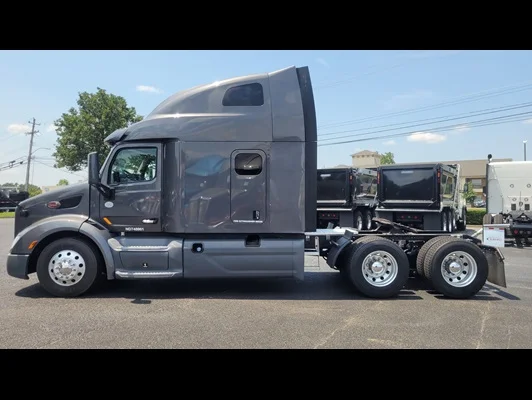 2022 Peterbilt 579 in Memphis, TN — photo 13