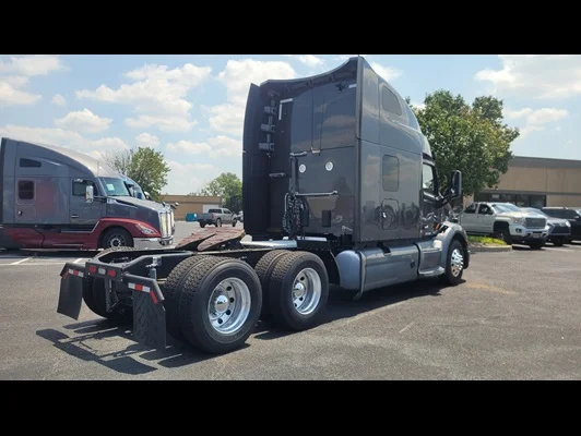 2022 Peterbilt 579 in Memphis, TN — photo 10