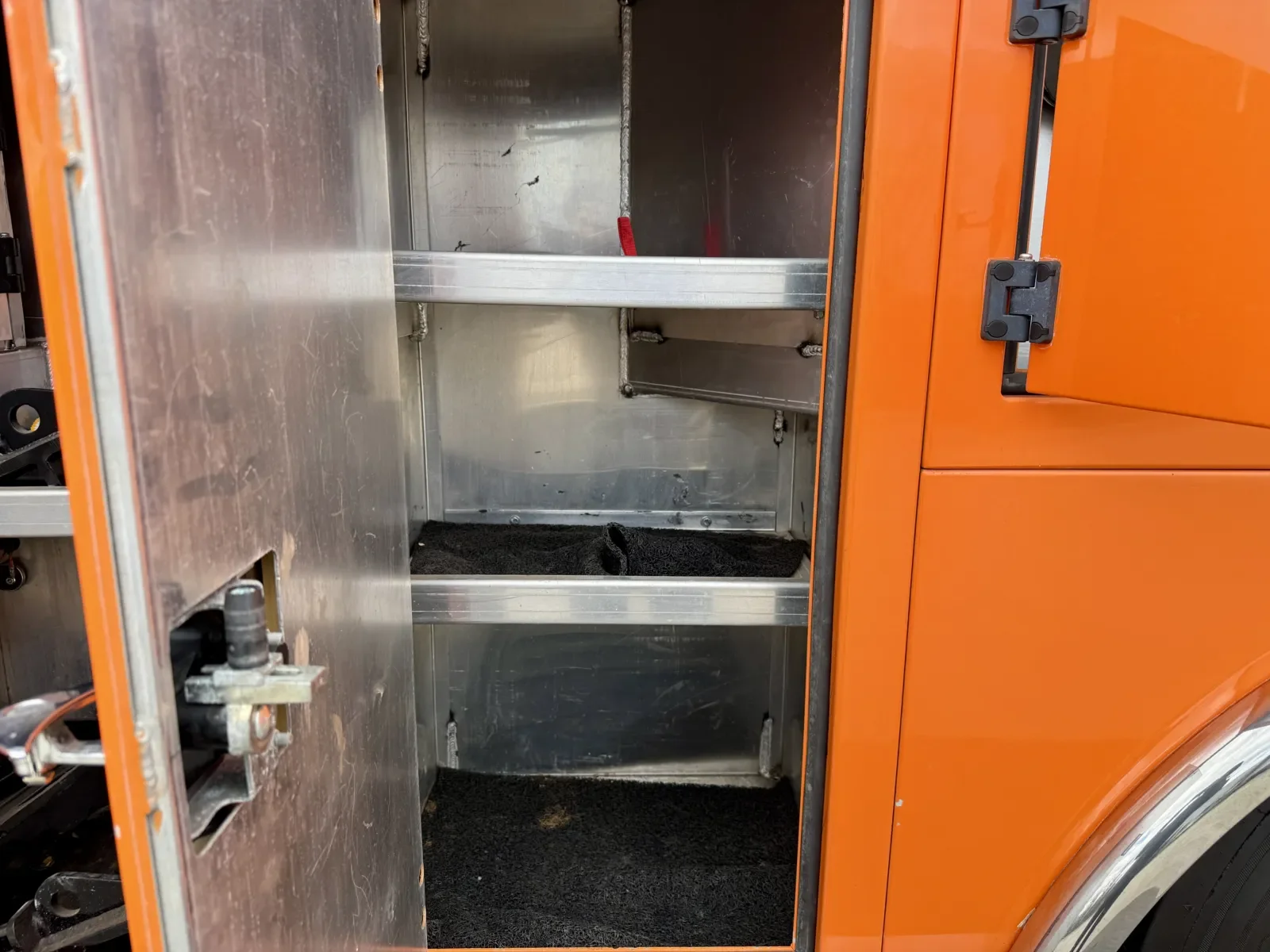 2017 Peterbilt 567 - image 23